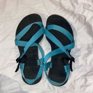 Oesh sandels women's size 8